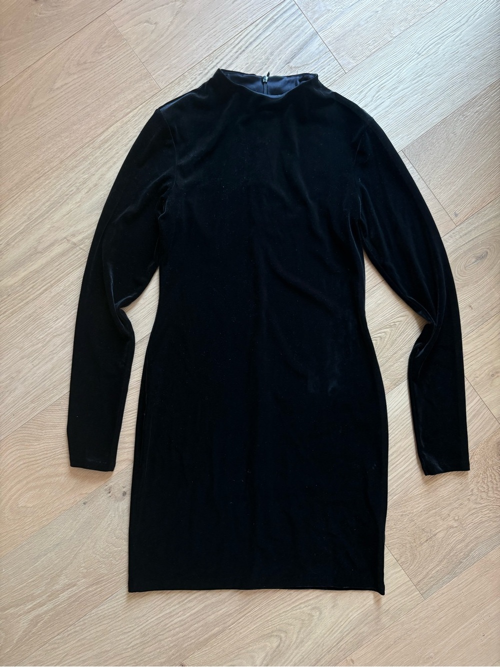 H&M Classic Black Velvet Long-Sleeve Sheath Dress